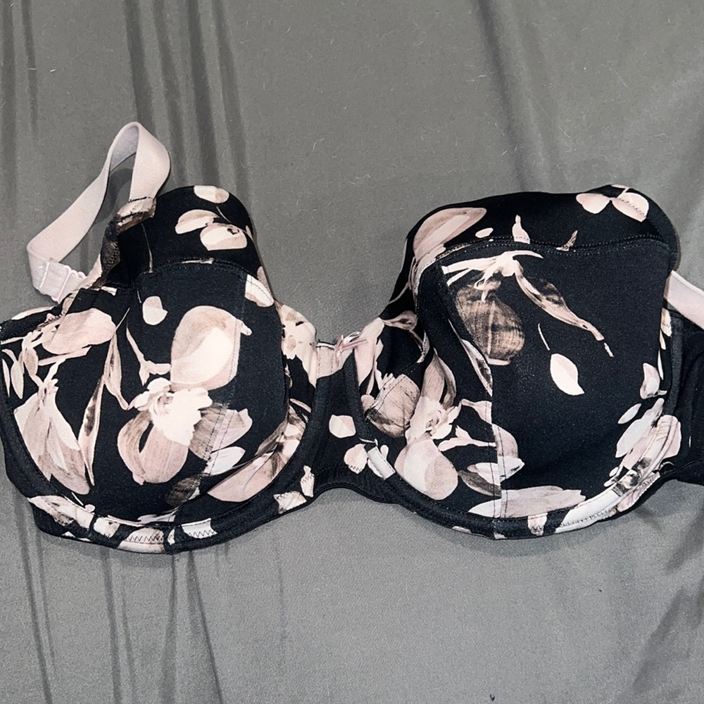 Cacique 42DD black with pink flowers